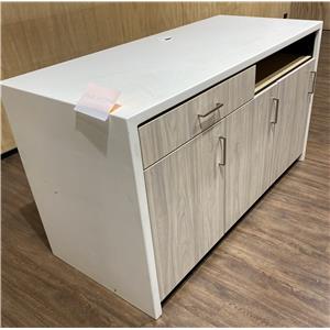 Lot 15

White Marble Top POS Counter